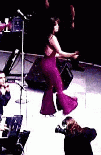 Selena Twirl GIF - Selena Twirl GIFs