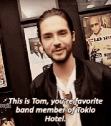 Tom Kaulitz GIF
