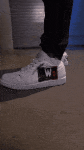 Legado Del Fantasma Raul Mendoza GIF - Legado Del Fantasma Raul Mendoza Running Shoes GIFs