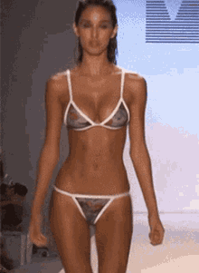 Model Swimsuit GIF - Model Swimsuit Beauty GIFs