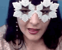 Molly Mahoney Snowflakes GIF - Molly Mahoney Snowflakes Snow GIFs