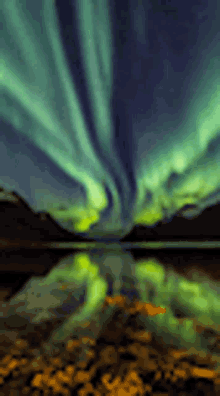Green Light Aurora GIF - Green Light Aurora Northern Lights GIFs