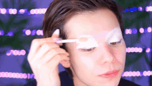 Applying Makeup Concealer GIF - Applying Makeup Concealer Eyeshadow GIFs