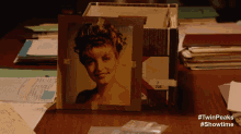 Laura Palmer GIF - Sheryl Lee Picture Twin Peaks GIFs
