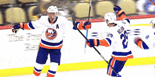 New York Islanders Mat Barzal GIF - New York Islanders Mat Barzal How -  Discover & Share GIFs