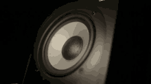 speakers sound hypnotyzing sine wave