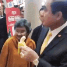 Prayuth Banana GIF - Prayuth Banana Throw GIFs