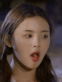 Chewing Gum Girl GIF - Chewing Gum Girl GIFs