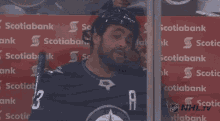 Dustin Byfuglien Hockey Player GIF - Dustin Byfuglien Hockey Player Roll Eyes GIFs
