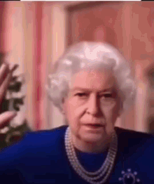 Queen Queen Of England GIF - Queen Queen Of England Elizabeth Ii GIFs
