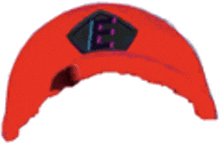 a red hat with the letter e on it .