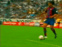 Ronaldinho Dribbles GIF - Ronaldinho Dribbles Barca GIFs