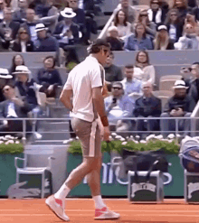 Roger Federer Temper Tantrum GIF - Roger Federer Temper Tantrum Ball Abuse GIFs