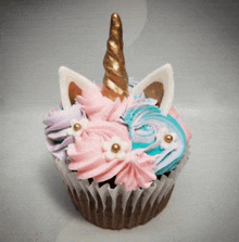 Unicorn Cupcake GIF - Unicorn Cupcake GIFs