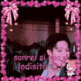a picture of a boy with the words sonrei si sos lodisito 33