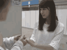 乃木坂46西野七瀬の握手会での神対応 GIF - Kami Taio Nogizaka Hand Shake Meeting GIFs
