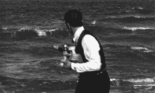 Buster Keaton Searching GIF - Buster Keaton Searching Confused GIFs