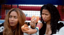 Burgers Beyonce GIF - Burgers Beyonce Nicki Minaj GIFs