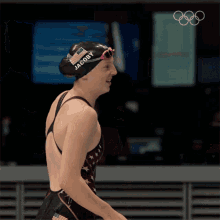 Wave Lydia Jacoby GIF - Wave Lydia Jacoby Usa Swimming Team GIFs