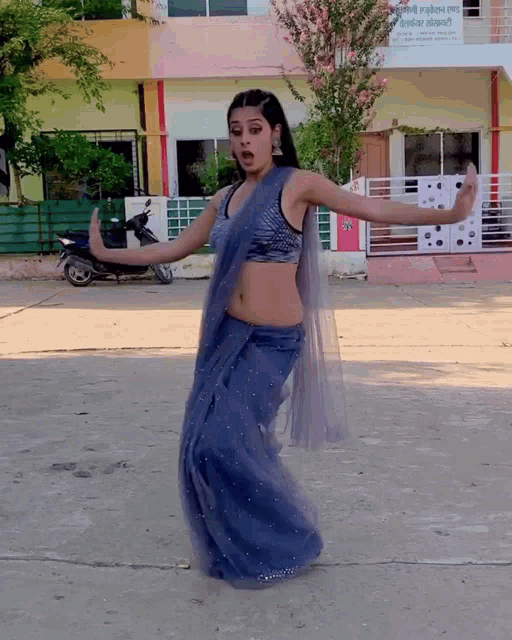 Saree Dance Saree Babez GIF - Saree Dance Saree Babez Saree GIFs