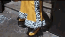 Young Style Pimp Walk GIF - Young Style Pimp Walk Geared Up GIFs