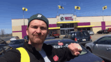 chris strub planet fitness pointing showing show