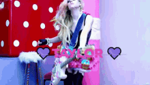 Hello Kitty Avril Lavigne GIF - Hello Kitty Avril Lavigne Taylor GIFs