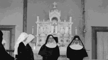 sisters pray