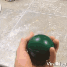 magic trick mirror trick bouncy ball reflection catch