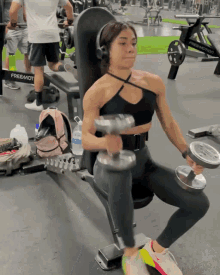 girl lobato workout gym biceps