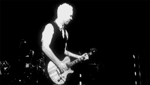 Playing Guitar Tom Dumont GIF - Playing Guitar Tom Dumont No Doubt GIFs