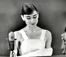 Audrey Hepburn Lovely GIF - Audrey Hepburn Lovely Classy GIFs