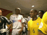 Roberto Carlos Zidane GIF - Roberto Carlos Zidane Discussing GIFs