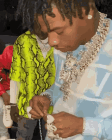 Lil Baby 4pf GIF - Lil Baby 4pf Lil Baby Gives Rylo4pf Chain GIFs