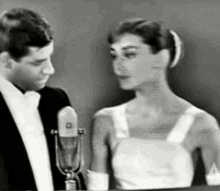 Kiss Audrey Hepburn GIF - Kiss Audrey Hepburn Classic GIFs