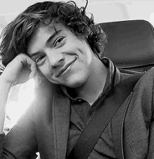 Harry Styles Giggle GIF - Harry Styles Giggle Laughing GIFs