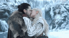 Game Of Thrones Season8 Kiss GIF - Game Of Thrones Season8 Kiss Jon Snow GIFs