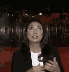 eliane giardini brazilian actress talking explaining