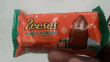 Reeses Reeses Trees GIF - Reeses Reeses Trees Christmas Reeses GIFs