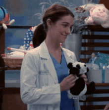 Greys Anatomy Jules Millin GIF - Greys Anatomy Jules Millin Stuffed Panda GIFs