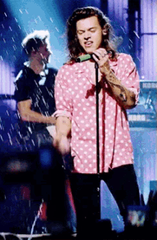 Harrystyles Pink GIF - Harrystyles Pink Onedirection GIFs