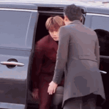 Jeontier Seokjin Entering GIF - Jeontier Seokjin Entering Seokjin Car GIFs