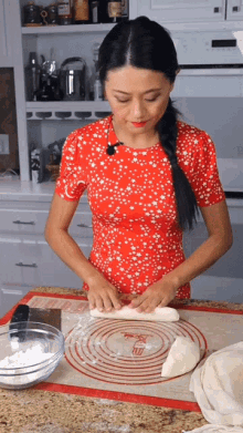 Baking Vivian Aronson GIF - Baking Vivian Aronson Cookingbomb GIFs
