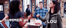 Lou And Summer High Five GIF - Lou And Summer High Five Friends GIFs