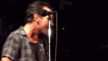 Eddie Vedder Pearl Jam GIF - Eddie Vedder Pearl Jam Grunge GIFs