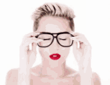 Miley Cyrus Specs GIF - Miley Cyrus Specs Nerdy Glasses GIFs