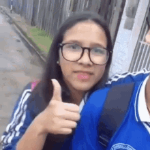 Lolol School Thumbs Up GIF - Lolol School Thumbs Up Selfie GIFs
