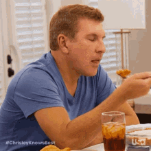 Eating Chrisley Knows Best GIF - Eating Chrisley Knows Best Take A Bite GIFs