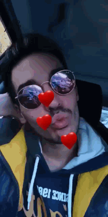 Zaxarias Markakis Heart GIF - Zaxarias Markakis Heart Love GIFs