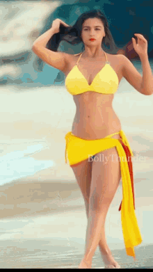 Alia Bhatt Yellow Bikini GIF - Alia Bhatt Yellow Bikini Alia Bhatt Bikini GIFs